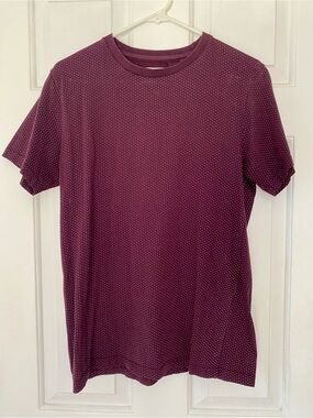 Men's Short Sleeve Crew Tee in Deep Burgundy with Micro Dot